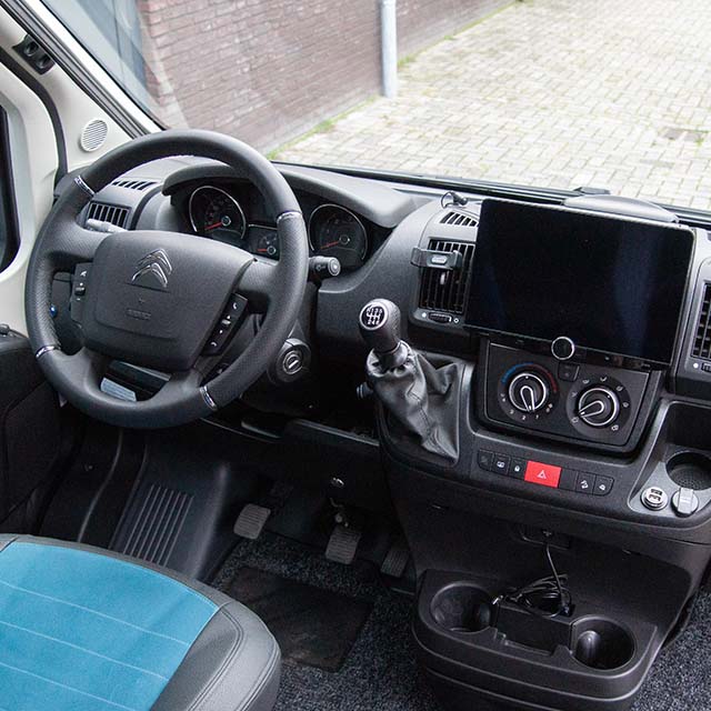 De P&ouml;ssl 2Win Performance heeft een Boosterupgrade naar 55A gekregen waardoor de accu's 2x zo snel bijladen tijdens het rijden
