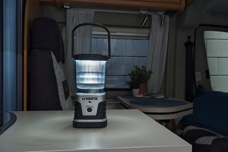 Buitenlamp als extra huuroptie bij camper huren