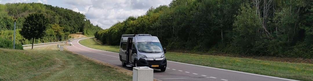 Campertrek buscamper met een offgrid energiesysteem