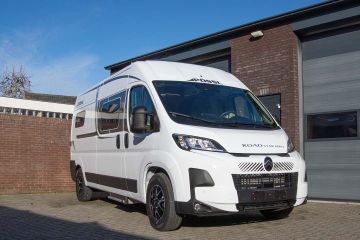 Bij Campertrek kun je nieuwe luxe uitgevoerde Pössl buscampers huren