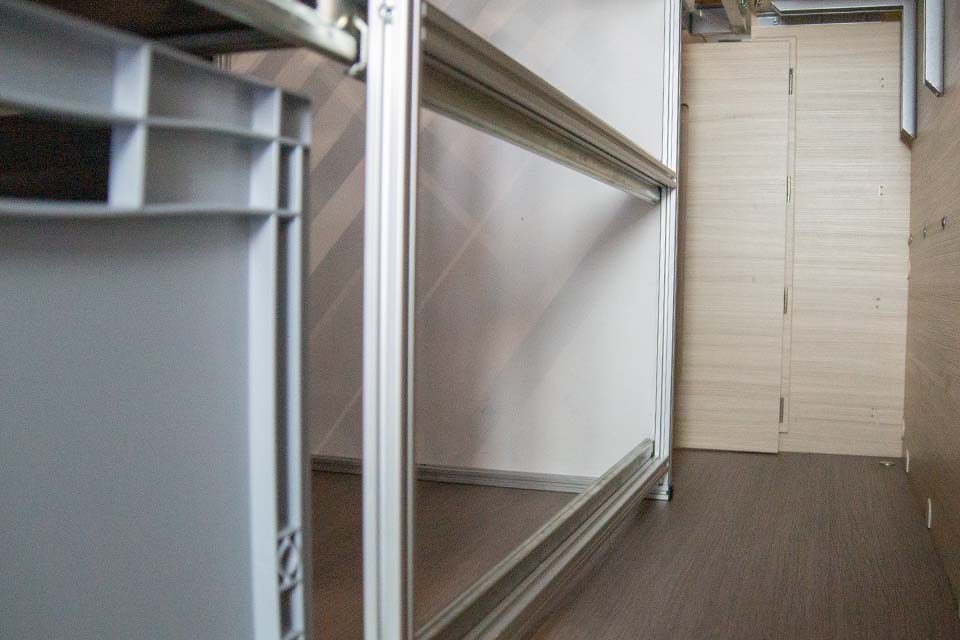 Hoogwaardig uitschuifbaar ladesysteem voor Adria Twin 600 garage