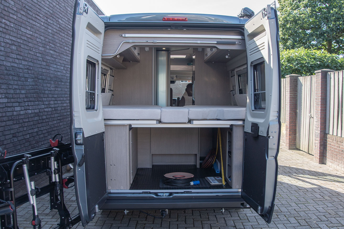 Possl Roadcruiser met geopende achterdeuren