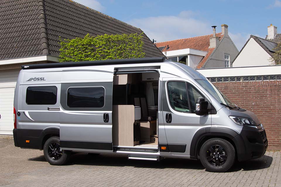 P&ouml;ssl Roadcruiser links voor