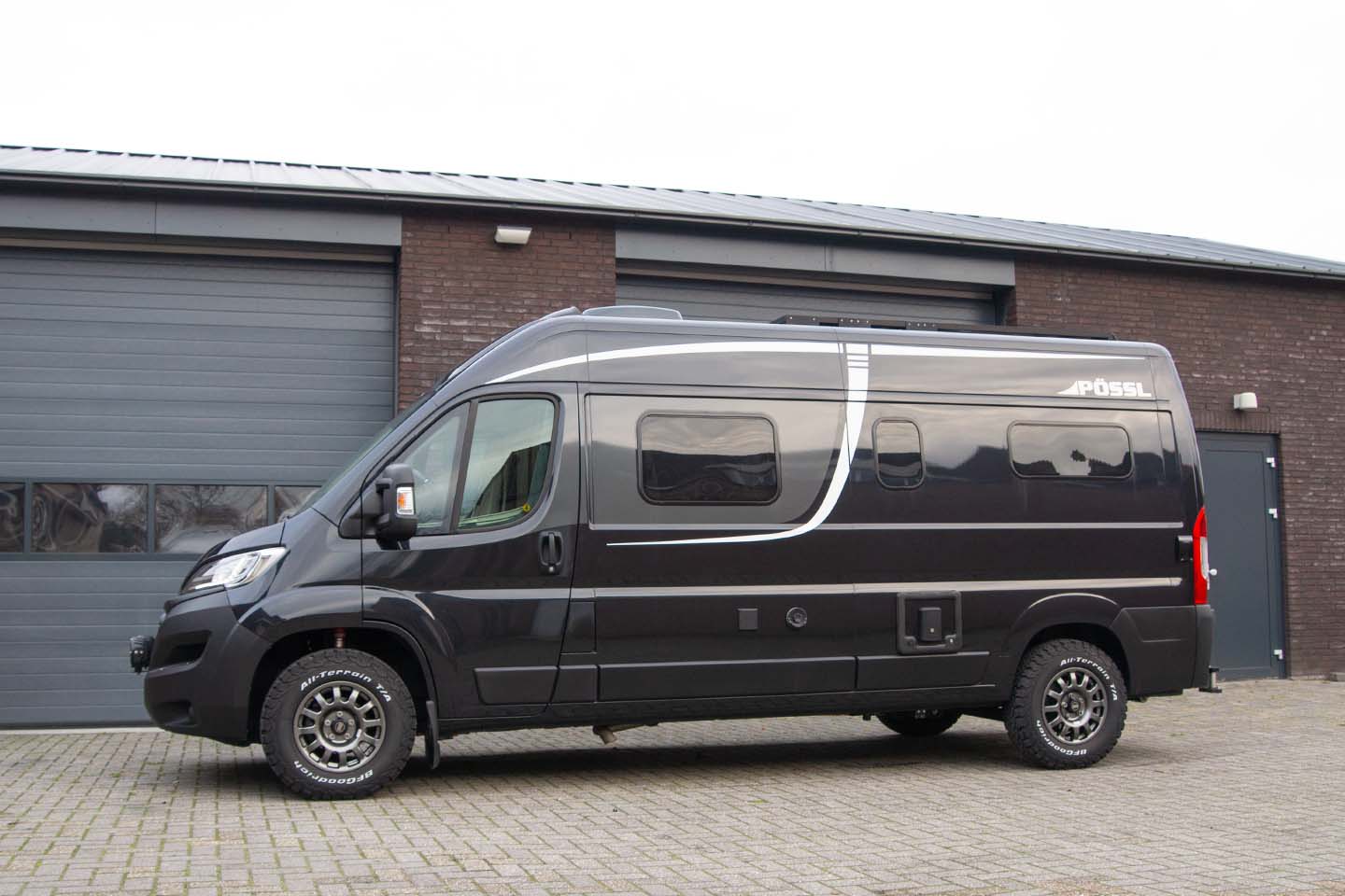 P&ouml;ssl Performance buscamper te koop bij Campertrek