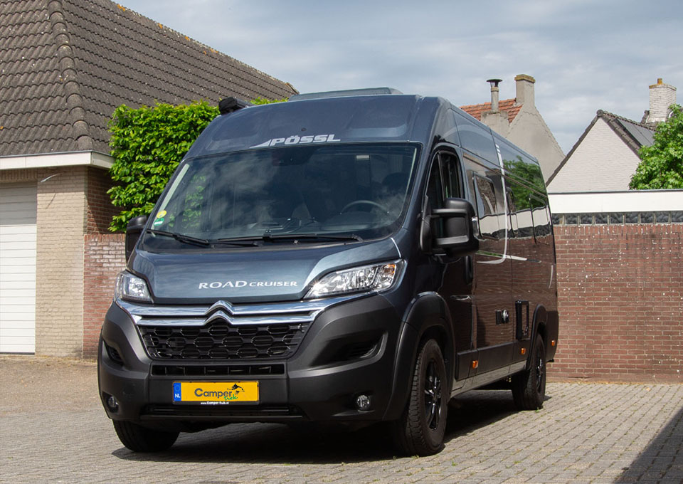 Pössl Roadcruiser links voor