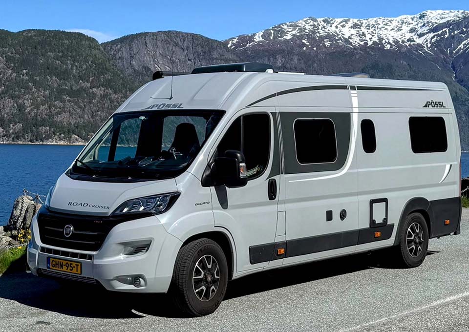 Linkerzijde van P&ouml;ssl Roadcruiser automaat 2021 Promo Noorwegen